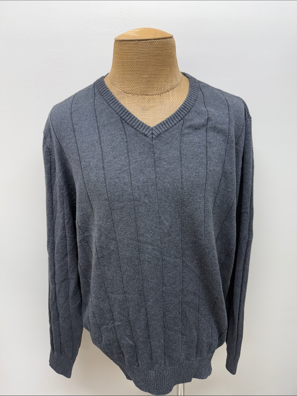 Club Room Men's V-Neck Sweater in Charcoal Gray